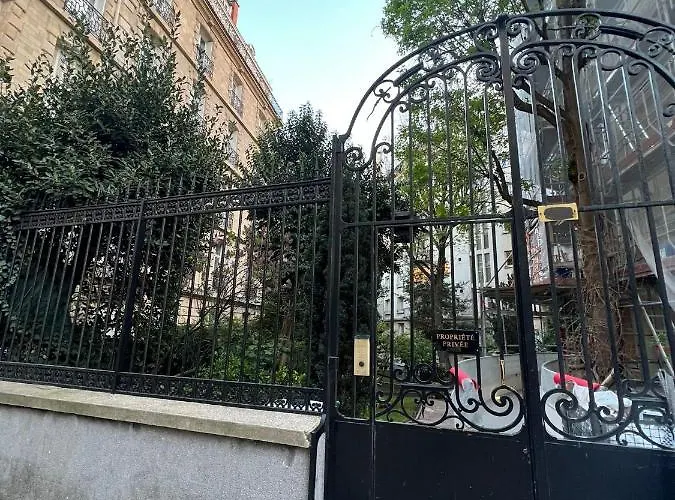 Cozy Tour Eiffel Apartment